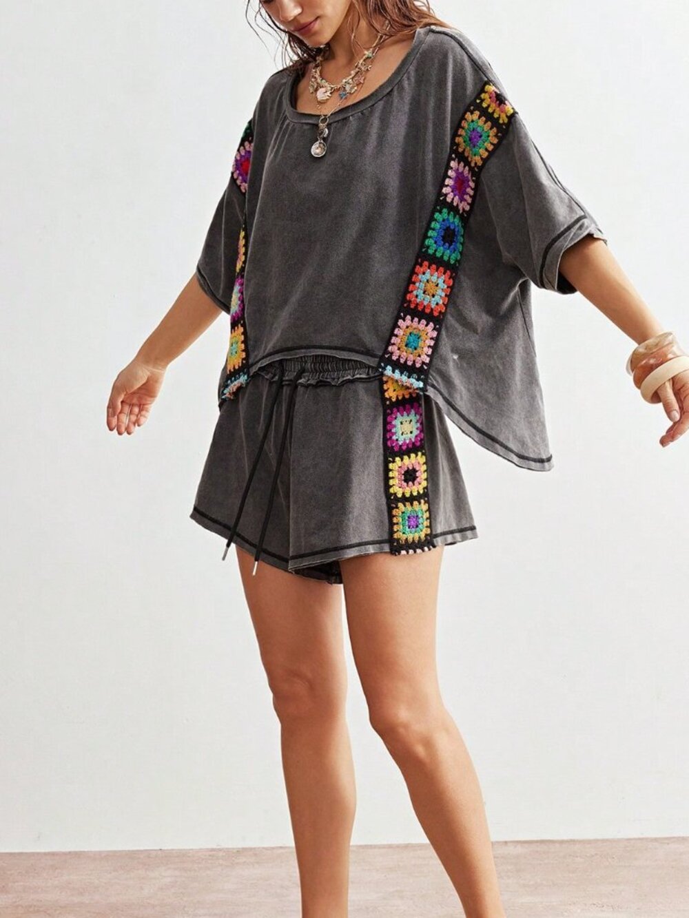 Black Casual Women's Knit Round Neck Loose Short Sleeve T-Shirt & Shorts - Picture 9 of 10